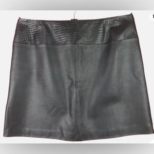 NWOT Apostrophe leather skirt